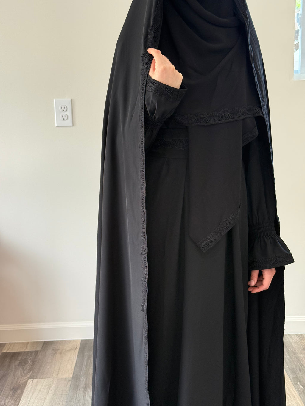 MSR Chadoor + Abaya with belt and scarf